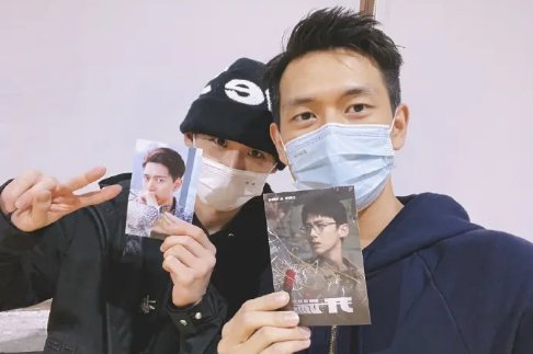 李现晒与白敬亭自拍合照 《麻花特开心》节目暂停播出，原因是什么？