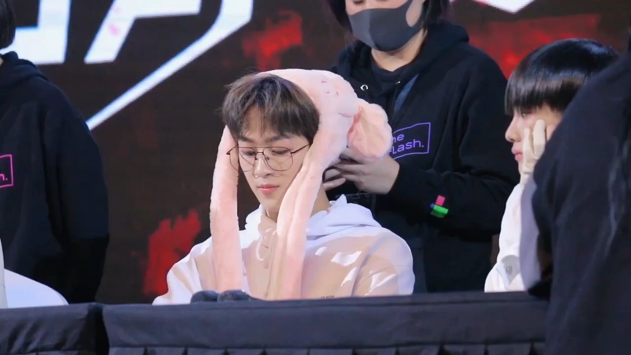 何洛洛为使用盗版软件道歉,使用盗版软件怎么了为何道歉?