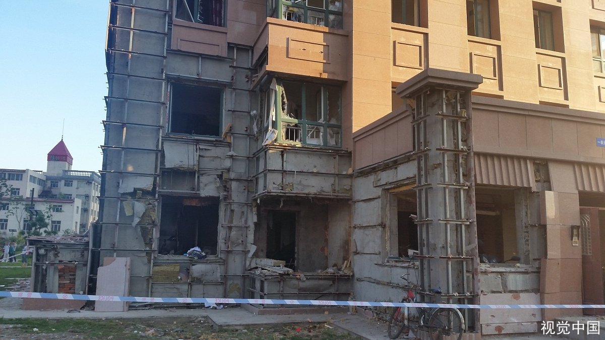 大连一住户家中爆燃致8死5伤，导致爆炸的原因是什么？