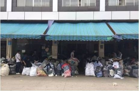 广州最大的服装尾货市场在哪里 ？