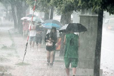 广州暴雨大水冲进地铁站，是否有乘客因此受伤？