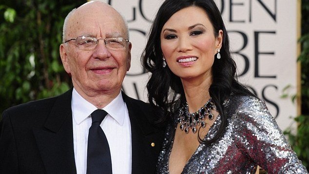 如今51岁的邓文迪,离婚六年后再拿前任260亿资产,究竟是怎么回事?