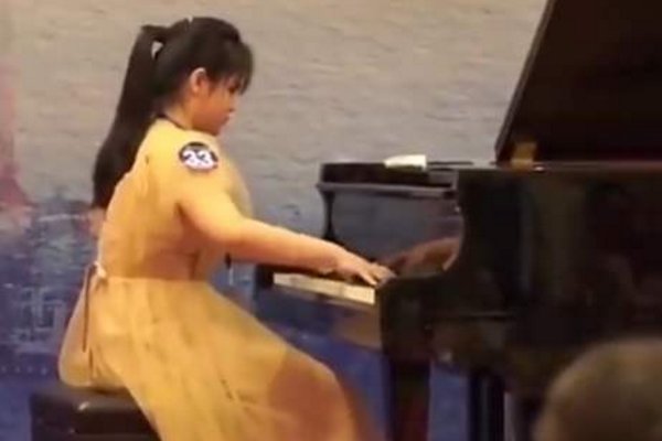 全盲女孩凭肌肉记忆谈钢琴曲，谈的是什么曲目？