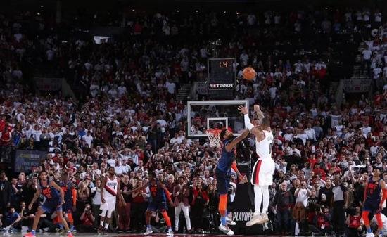 利拉德因为什么原因退出全明星赛,让布克替代?