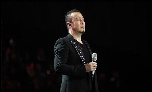 杨坤当街耍酒疯,你喜欢这个明星吗?