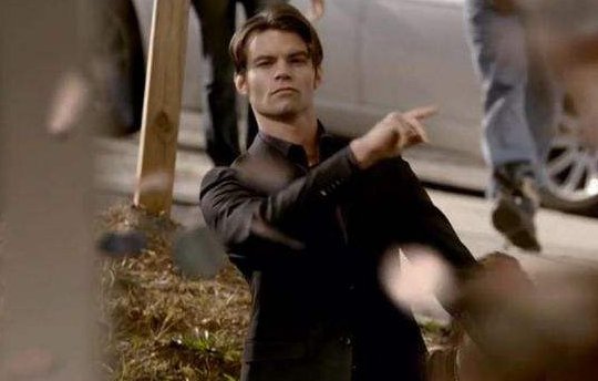 吸血鬼日记以利亚都在出现在第几季第几集