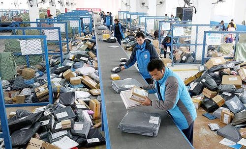 深圳一护士防疫时死亡，留下3岁自闭症孩子，她的工作有多辛苦？