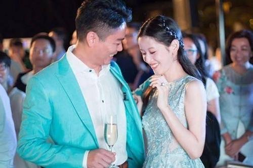 清华毕业的章泽天到底是怎样一位颜值与实力并存的女神？