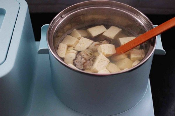 海蛎子豆腐汤的做法