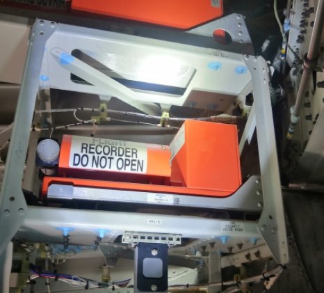 东航坠机一部黑匣子已找到，黑匣子能提供哪些信息？