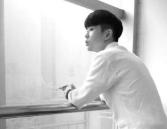 刘珂新歌《肆无惧燥X刘珂》上线,他的舞台表现力怎么样?