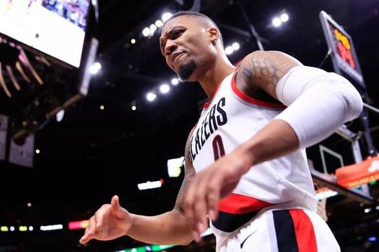 利拉德因为什么原因退出全明星赛,让布克替代?