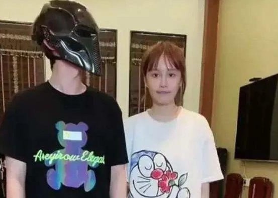 赵本山女儿官宣恋情，对方有啥来头？