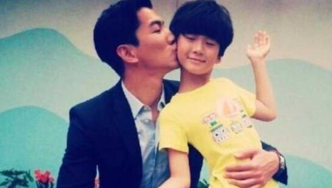 刘涛携子女登封面,她的儿女长的像她还是孩子爸爸?