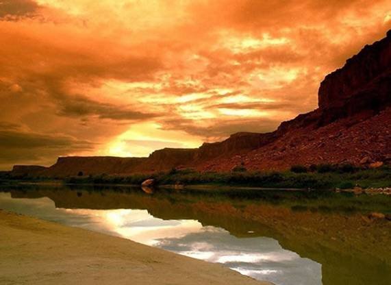 “俗语朝霞不出门”下一句是什么？