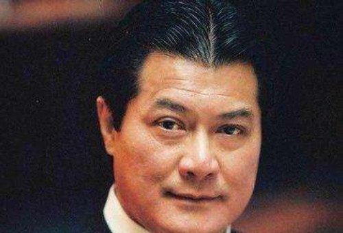 曾怒斥郑少秋,连向华强都让他三分,邓光荣到底什么来头?