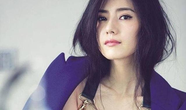 高圆圆深夜晒大腿淤青照,网友:又被家暴了吗