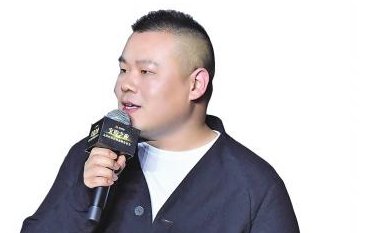 岳云鹏成功背后的女人,在他膨胀时,一巴掌让岳云鹏清醒,她是谁?