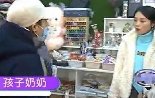 驻马店11岁女孩给小卖部转账4万多元,她转这么多钱干嘛的?