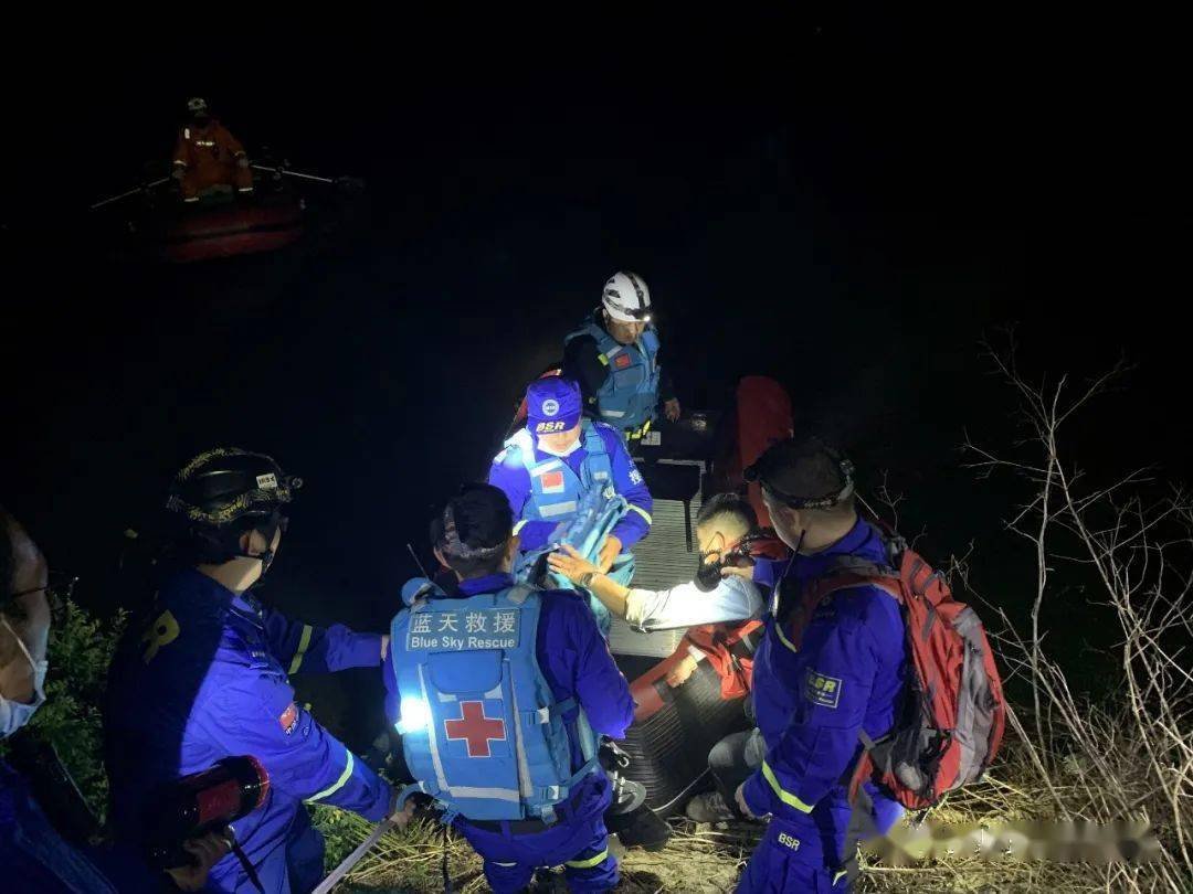 重庆8名落水小学生均无生命体征，具体是怎么回事？