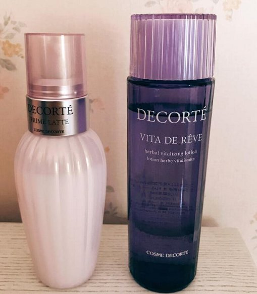 有什么补水控油效果好的水乳?