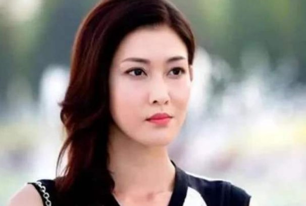 李彩桦剧内夺人夫君，剧外闹起离婚，这究竟是怎么回事？