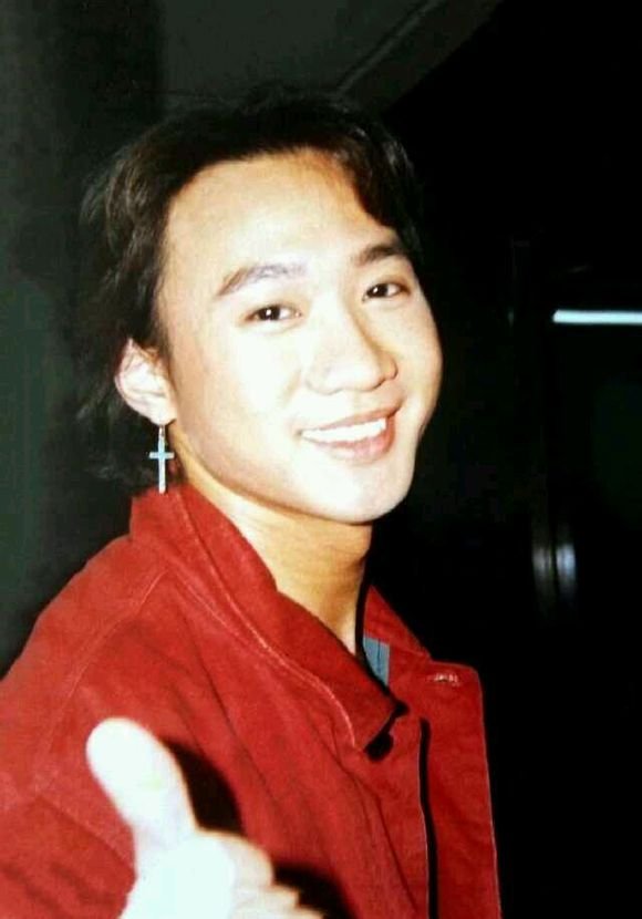 黄家驹的高清图片 越多越好 在线等 谢谢