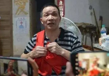 你认为张玉环儿子向政府提的四点要求都合理吗？