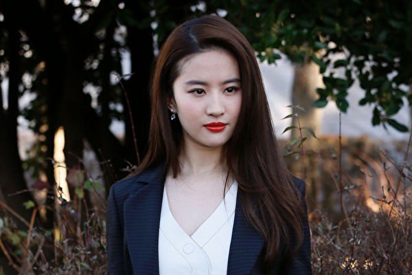 刘亦菲曾经有过“三角恋”恋情里边都是谁？