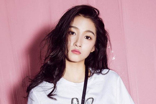 关晓彤为何要给江疏影化妆，是节目安排吗？