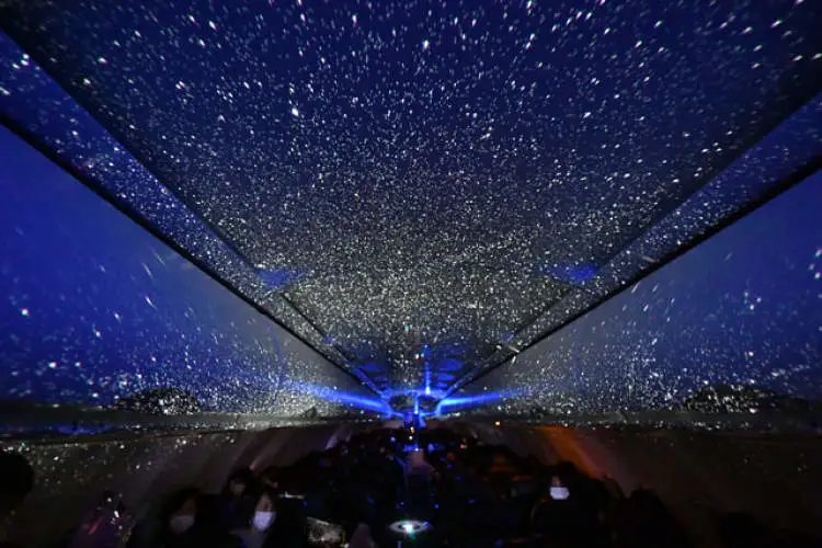 日本航空公司推出赏星航班，乘客可以怎样看到满天星辰？