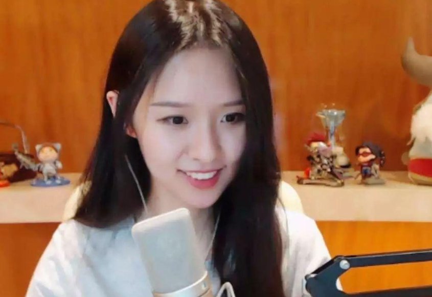 抖音被罚:个别主播有性暗示等行为，黄赌毒现象如何杜绝？