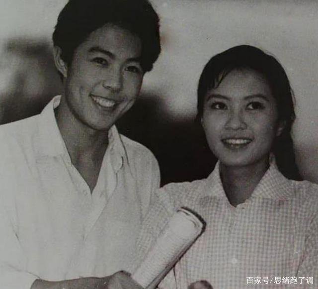 与导演丈夫离婚，转头嫁小自己10岁的屠洪刚，63岁方舒近况如何？