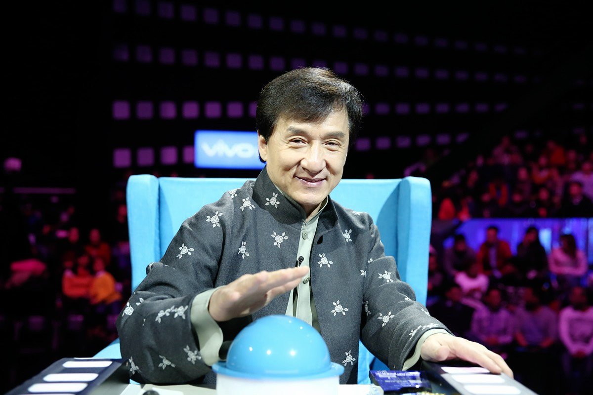 成龙唱的国家的歌词