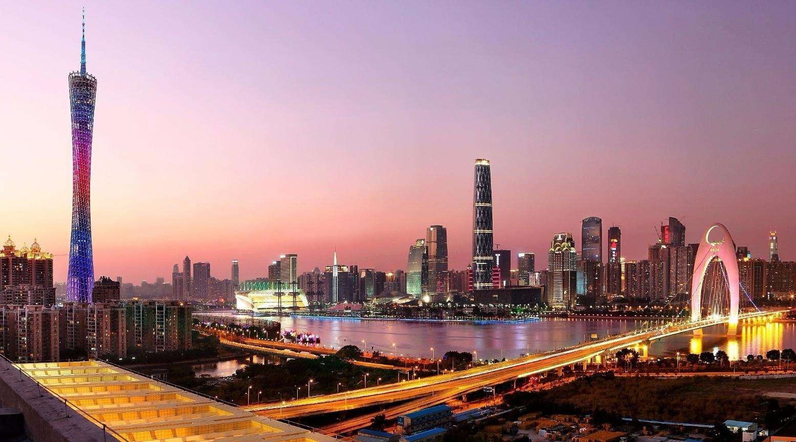 雷电击中广州塔瞬间被拍，这样的场景有多震撼？