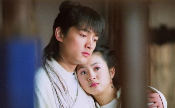 胡歌林依晨两人什么关系？