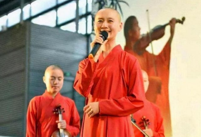 当年，山东985大一女学生出家为尼，如今30岁了，她还俗了吗？