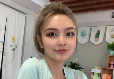 周扬青早起不化妆就录节目,离开十级P图特效,她的真实颜值怎么样?