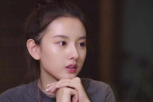 网友对宋祖儿被保温杯里的汽水喷一脸一事，是怎样评论的？