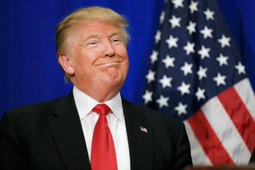 关于特朗普考虑解雇国防部长事件，他是如何回应的？