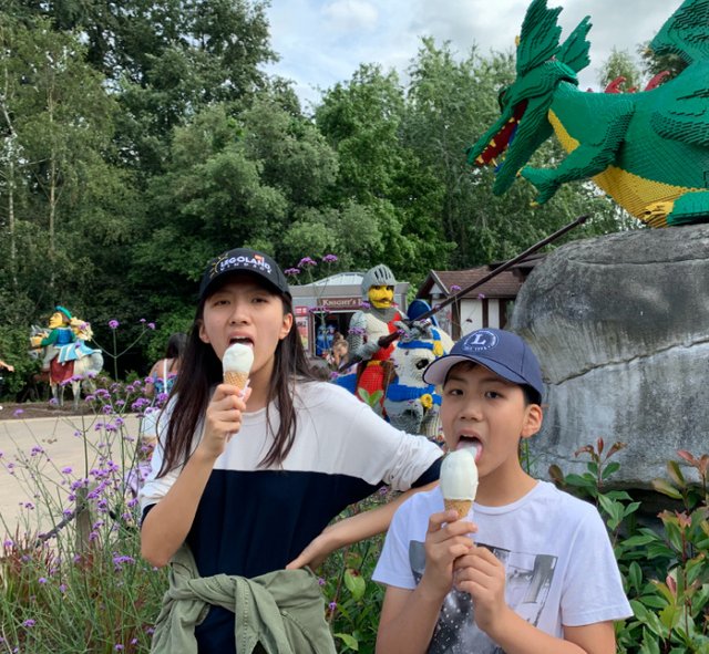 胡军儿子康康12岁身高赶超妈妈，如今的他怎样了？