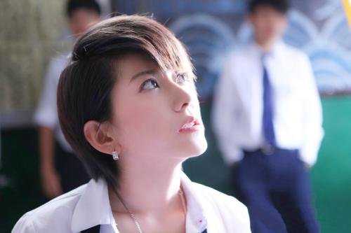 刘忻参加《乐队的夏天》，当年在《快乐女声》中获得季军的她为何火不起来？