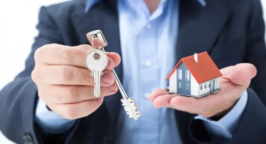 北大教授再劝年轻人不要买房，这名教授的话到底该不该听？