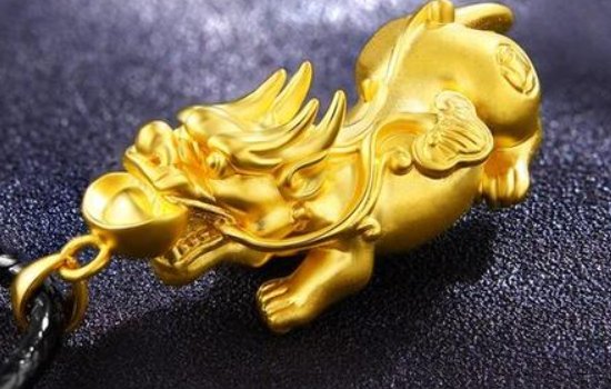 适合男士戴的黄金吊坠有哪些？