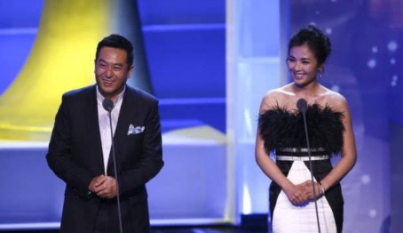 刘涛大胆拍吻戏，网友：连拍吻戏也这么认真，她老公不介意吗？怎么回事？