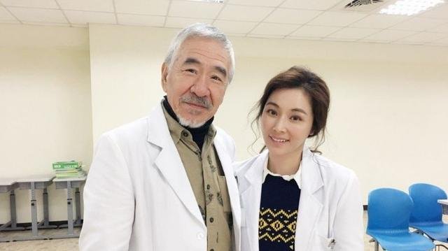 76岁歌王孙情办展览卖珍藏古董,明星到底有多有钱?