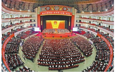 地方各级政府由什么产生