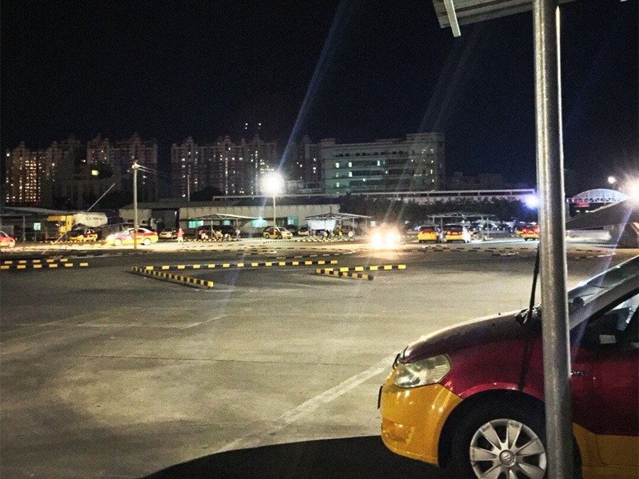 驾校教练车祸2学员身亡,到底是谁违规驾驶引发事故?