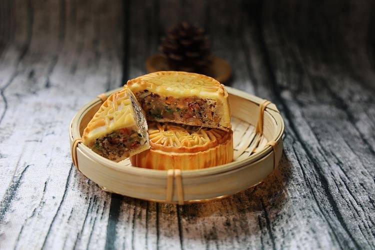 中国矿业大学的月饼铁锤都敲不开，怎么会有这么硬的月饼呢？