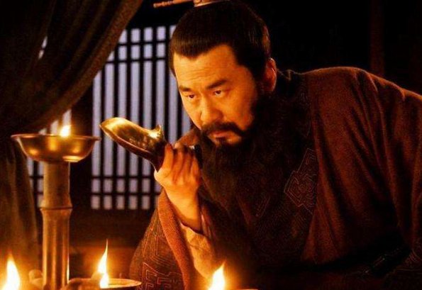 夏侯惇被劫持，为何曹操叫人把人质杀手一起干掉，从此天下太平？